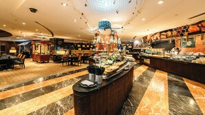 4 restaurants; breakfast, lunch, and dinner served - Teda, Tianjin-marriott Executive Apartments (Tianjin)