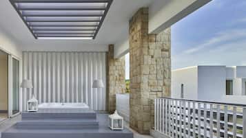 Suite, 1 Queen Bed, Garden View (Prestige, Terrace with hot tub)