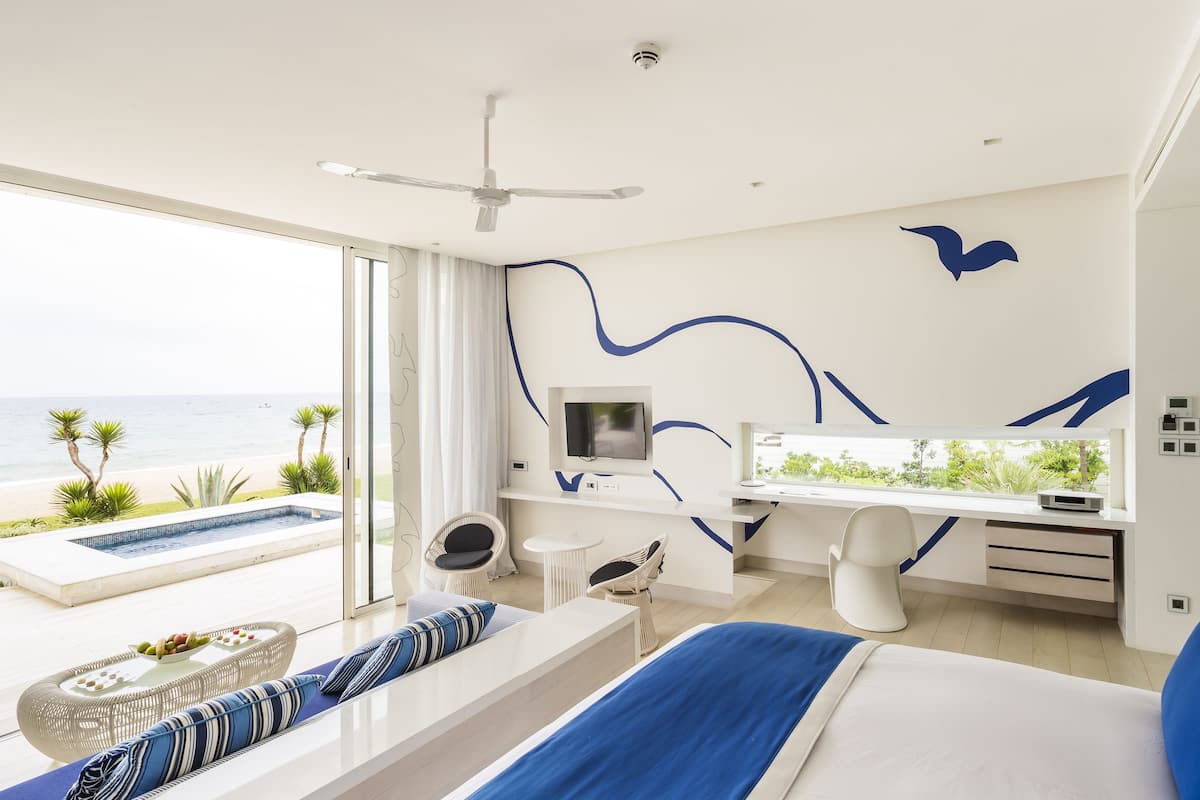 1 bedroom, premium bedding, pillow-top beds, minibar