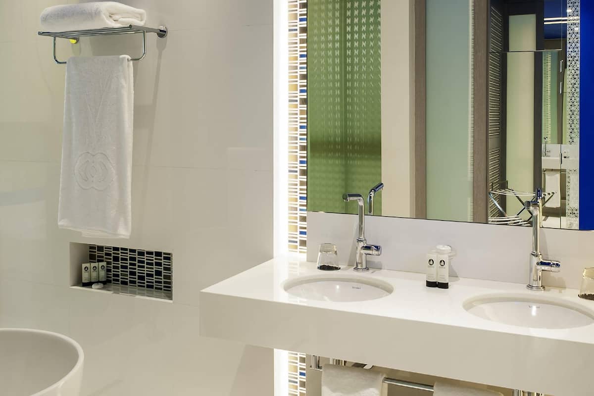 1 dormitorio y ropa de cama de alta calidad