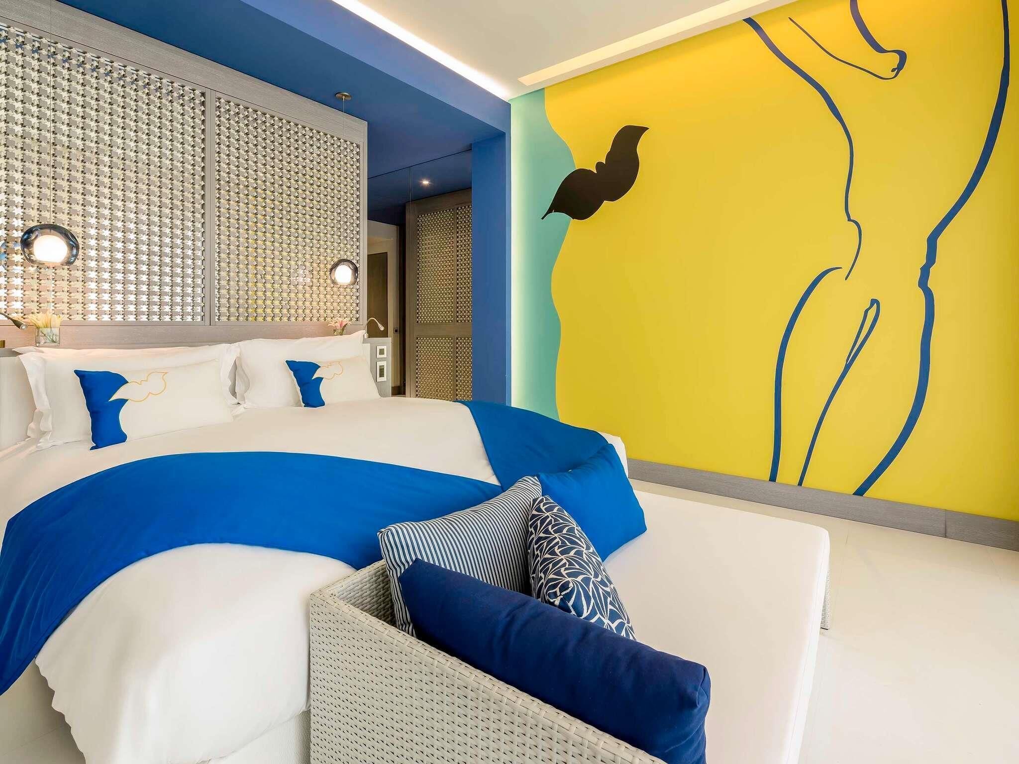 Luxury Room, 1 King Bed, Garden View, Private Terrace