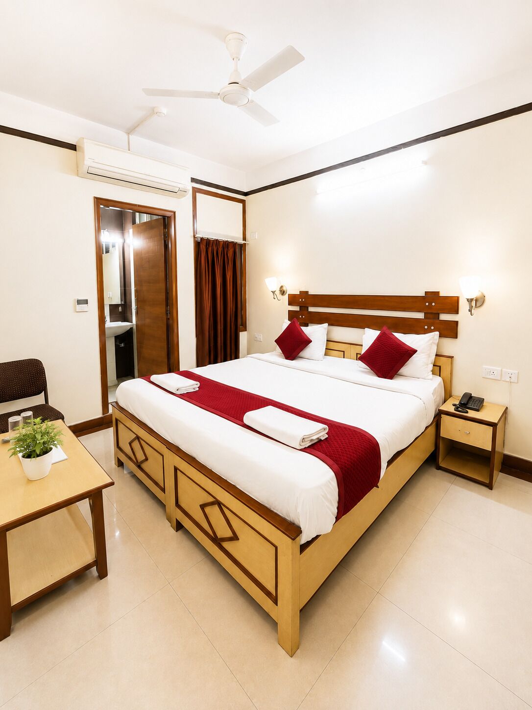 Royal Room | Egyptian cotton sheets, in-room safe, desk