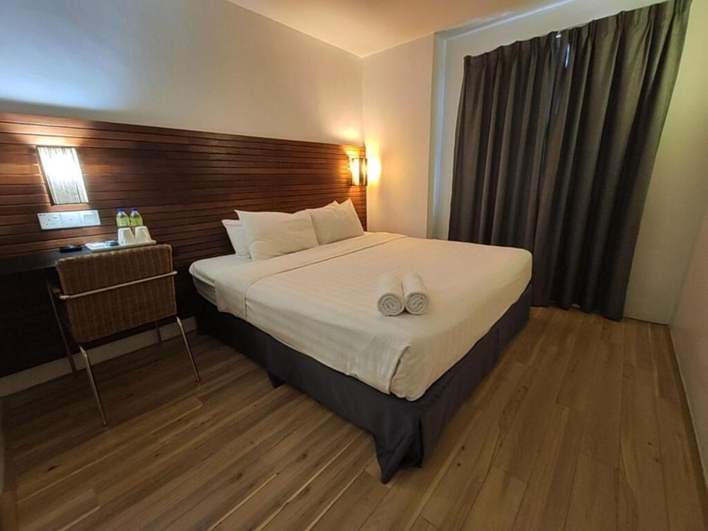 Desk, blackout drapes, iron/ironing board, free WiFi