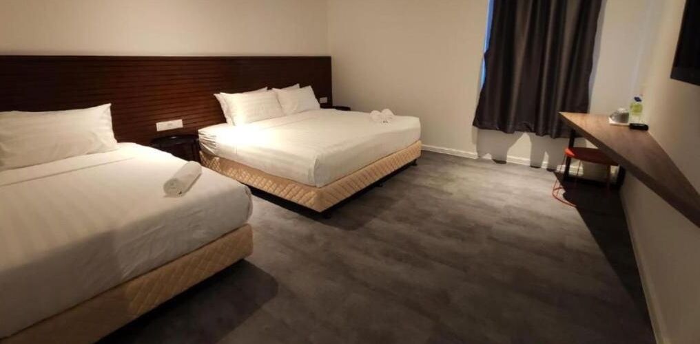 โต๊ะทำงาน, ผ้าม่านกันแสง, เตารีด/โต๊ะรีดผ้า, Wi-Fi ฟรี