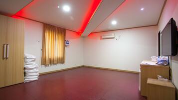 Room (Ondol - For 6 persons) | Free WiFi, bed sheets