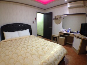 Double Room | Free WiFi, bed sheets - Suanbo Saipan Hot Spring Hotel (Chungju)