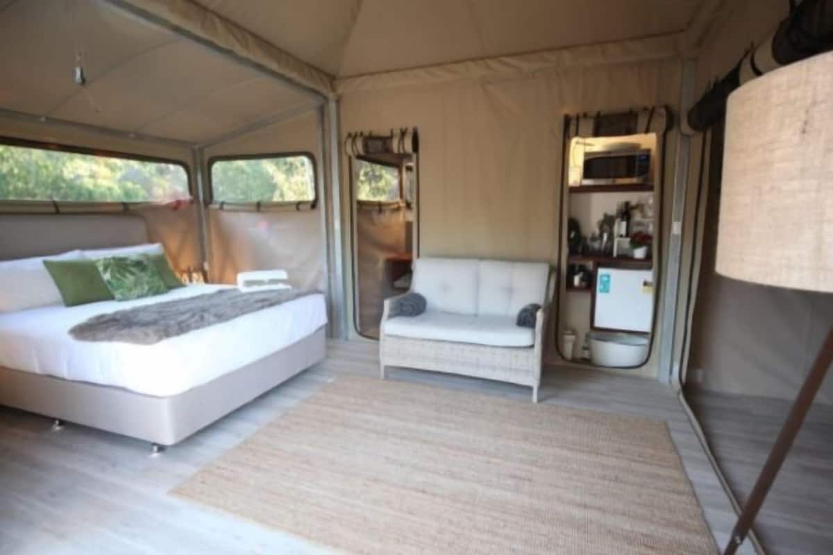 1 bedroom, iron/ironing board