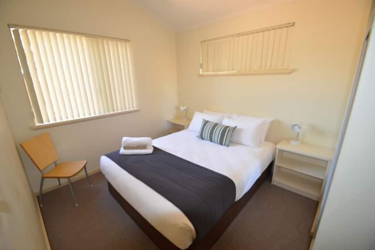 1 bedroom, iron/ironing board