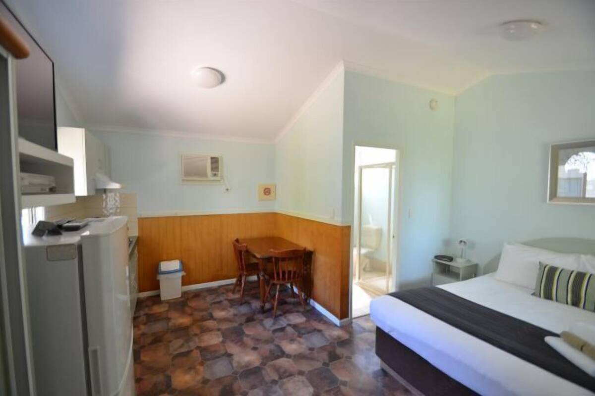 1 bedroom, iron/ironing board