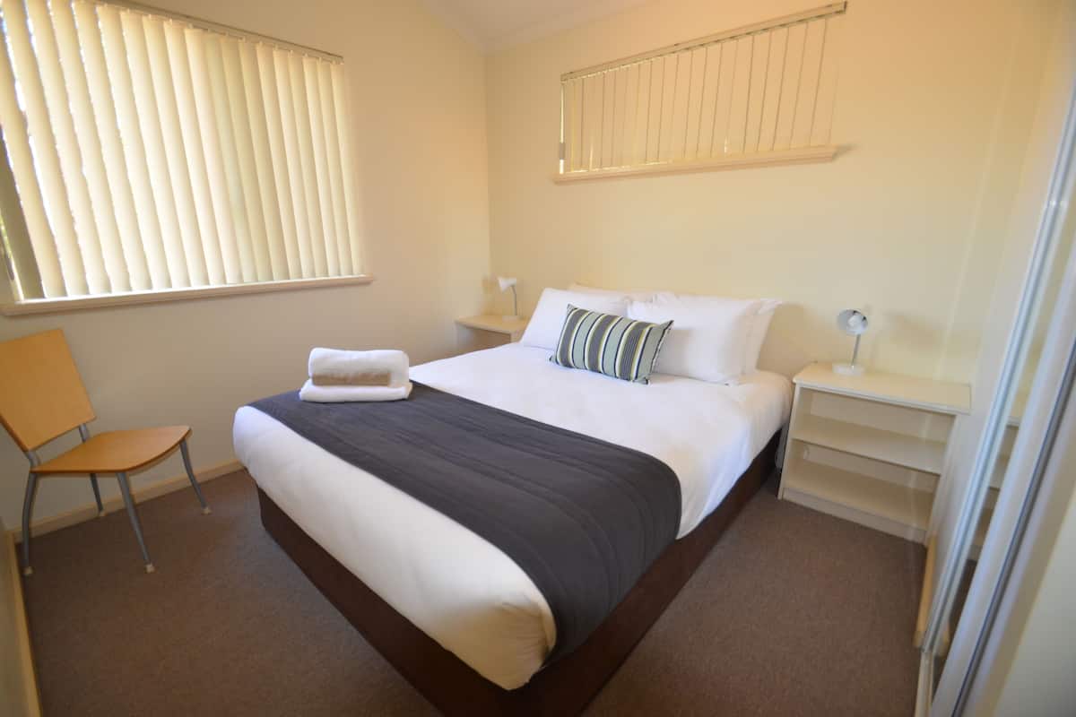 Family Chalet Ensuite | 1 bedroom, iron/ironing board
