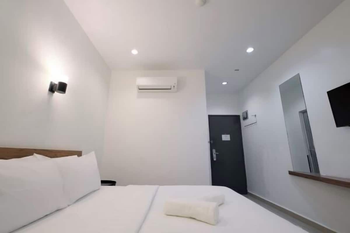 Desk, blackout drapes, iron/ironing board, free WiFi