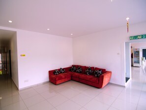 Lobby sitting area - T Hotel Changlun (Changlun)