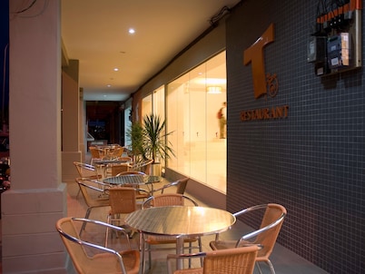 玻璃市瓜拉 T 酒店
