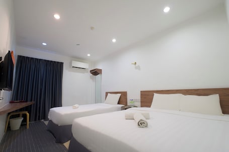 Superior Triple Room, Multiple Beds | Desk, iron/ironing board, free WiFi