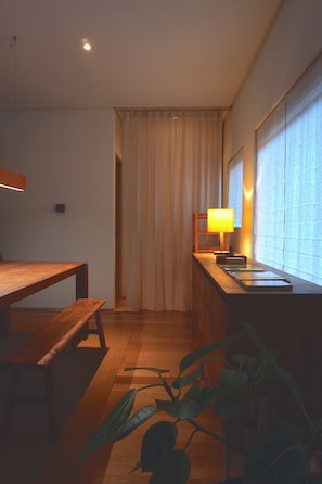 Premium bedding, minibar, blackout curtains, free WiFi - At Corner (Jeju City)