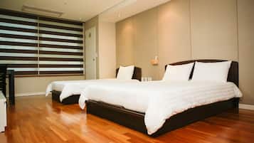 Studio 4 | Individually decorated, desk, blackout drapes, soundproofing