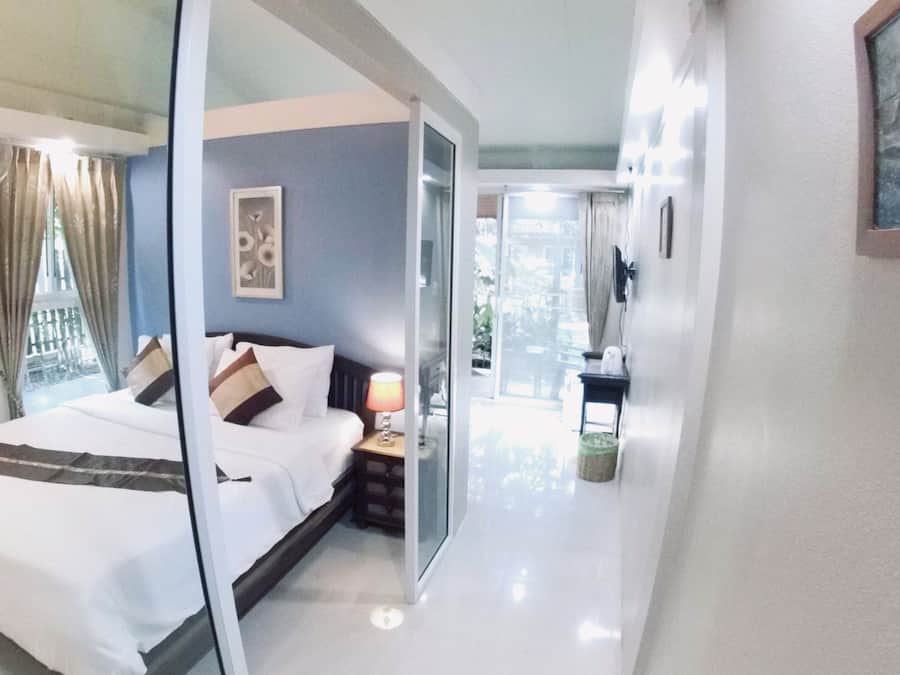 Premium bedding, minibar, desk, rollaway beds