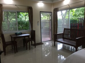 Superior Room, 1 Bedroom, Non Smoking | Premium bedding, minibar, desk, rollaway beds - Q Zone Boutique (Ayutthaya)