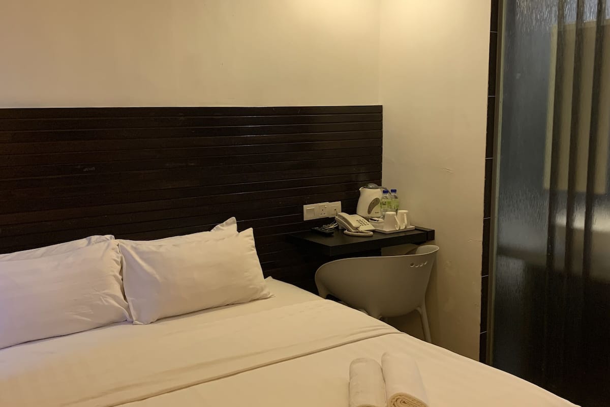premier double room | desk, iron/ironing board, free wifi