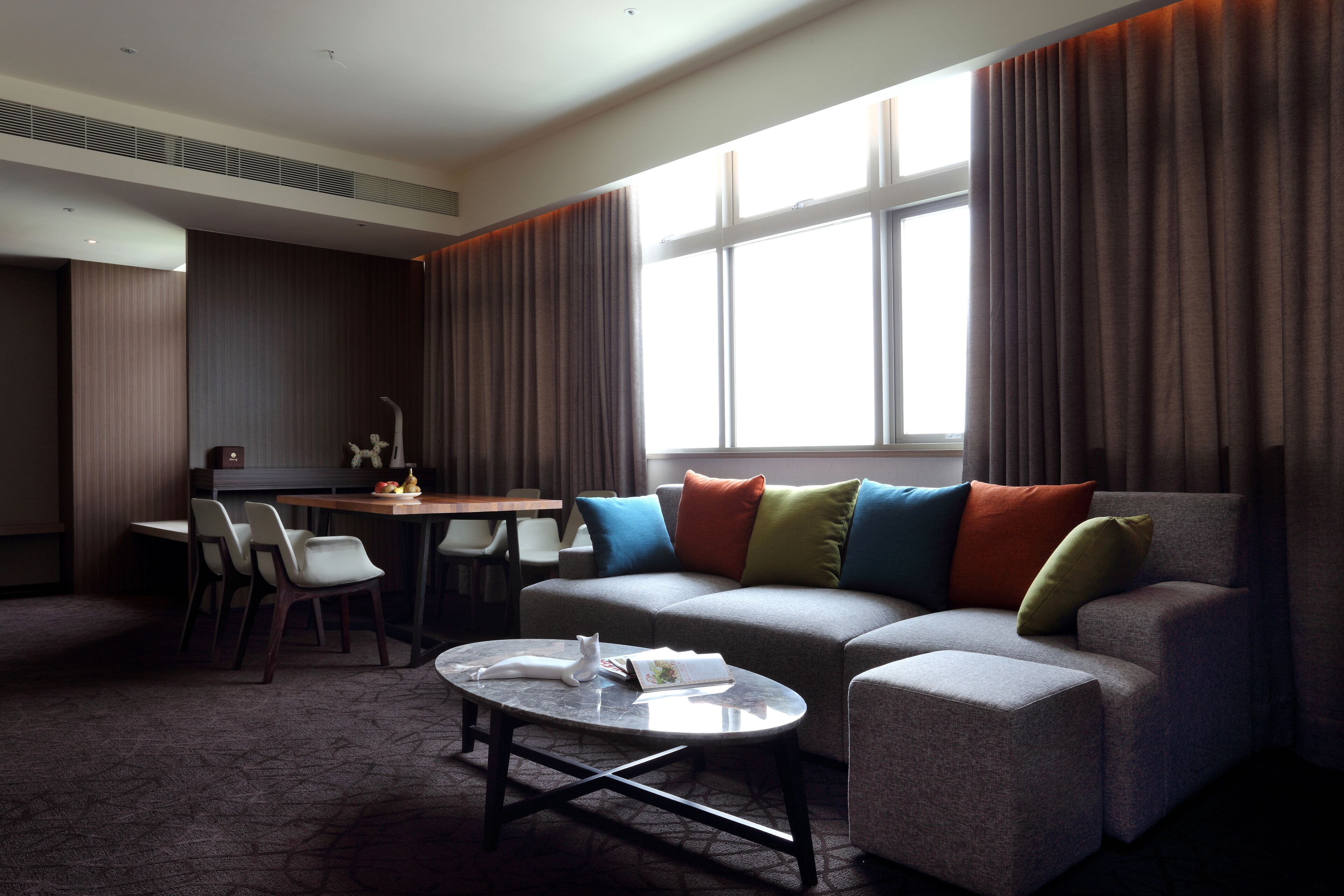 exclusive studio suite, 1 queen bed, ensuite | living room | lcd tv