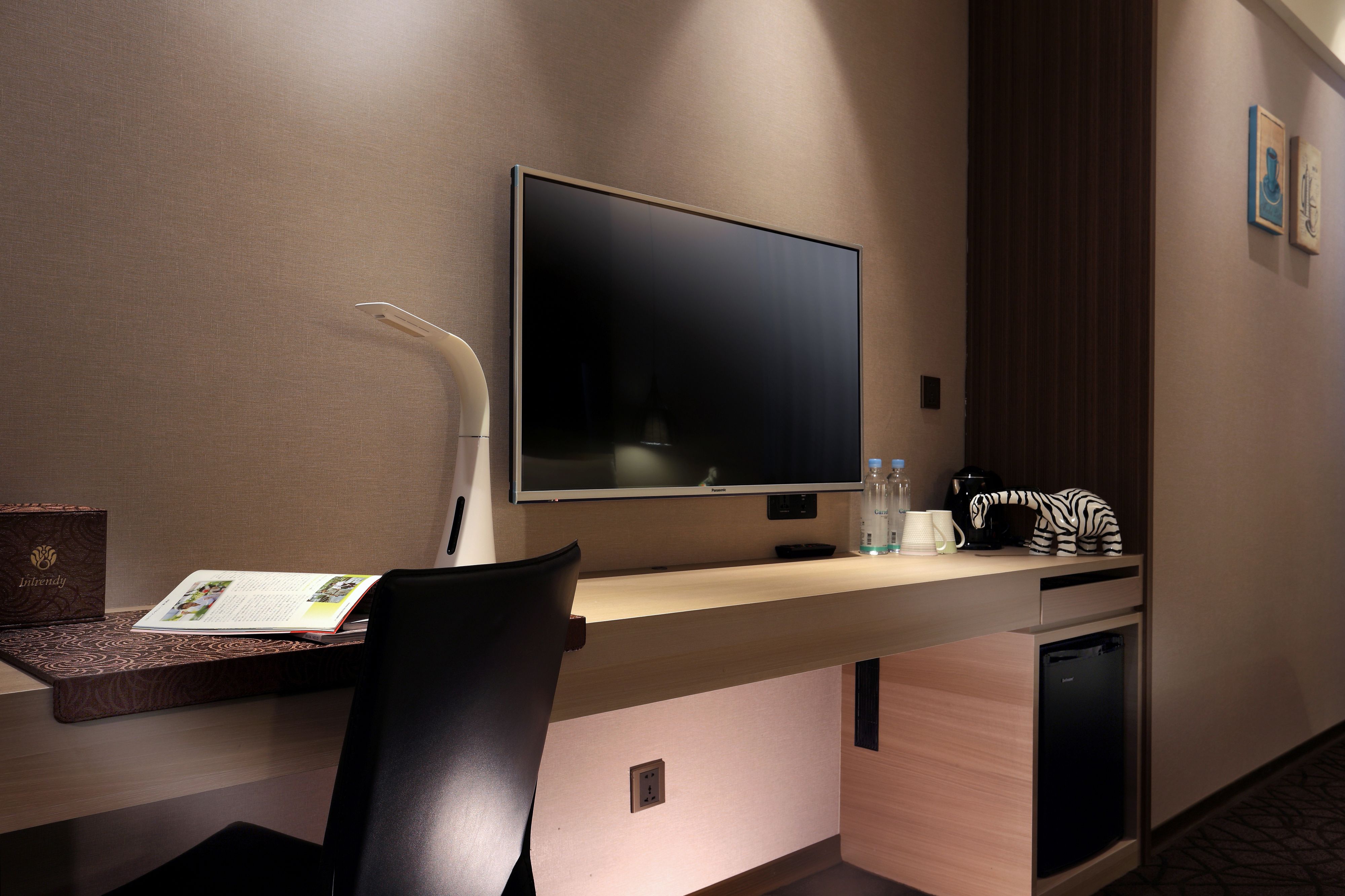 1 bedroom, premium bedding, in-room safe, desk