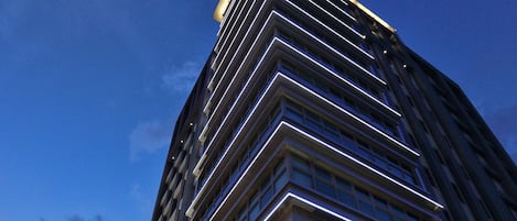 Façade de lâhĂ©bergement - soirĂ©e/nuit