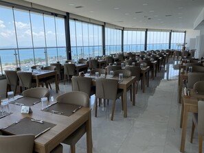 Breakfast, lunch and dinner served  - Hotel Finike Marina (Finike)