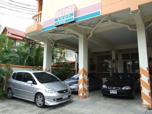 Free self-parking - KPH Apartment (Nonthaburi)