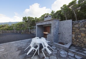 House (Fogo) | Exterior