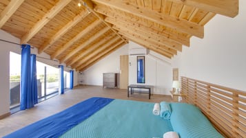 House (Água) | 2 bedrooms, iron/ironing board, free cots/infant beds, free WiFi