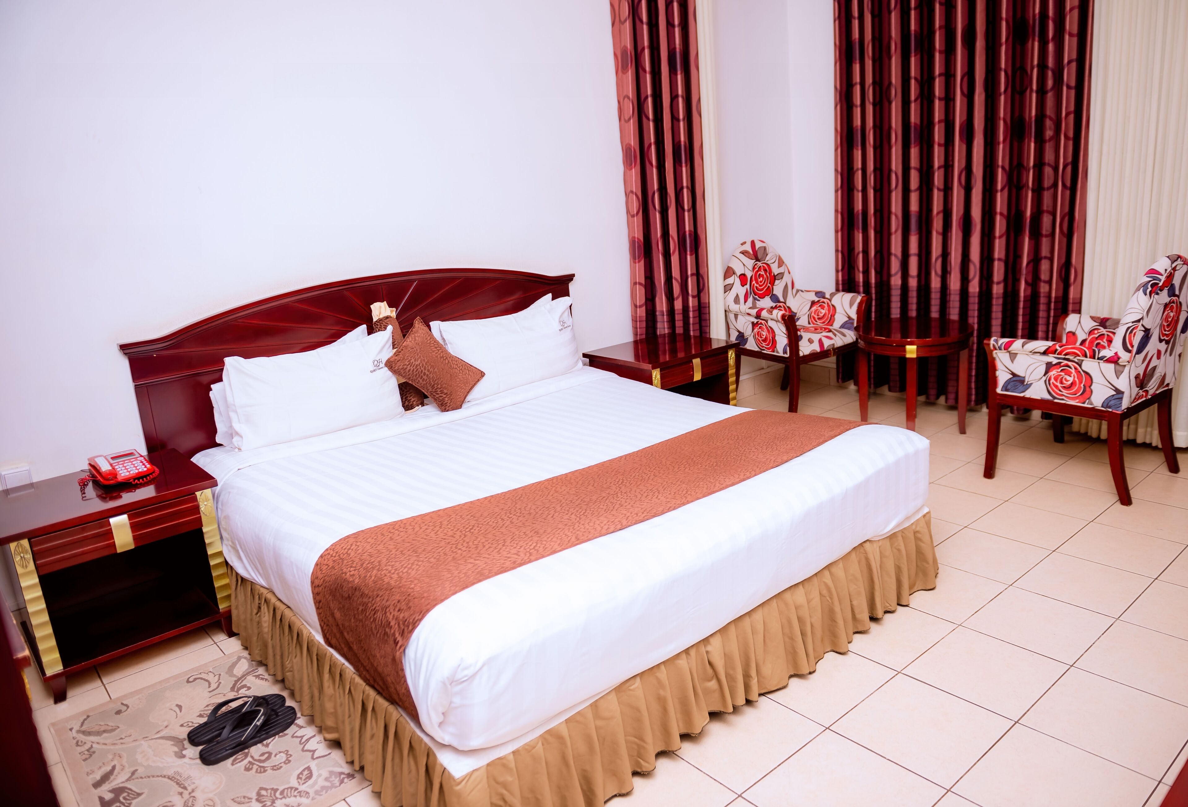 Desk, laptop workspace, WiFi (free), bed sheets