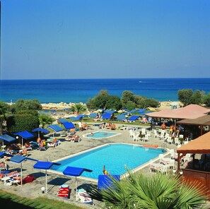 Outdoor pool - Mimosa Beach Hotel (Protaras)
