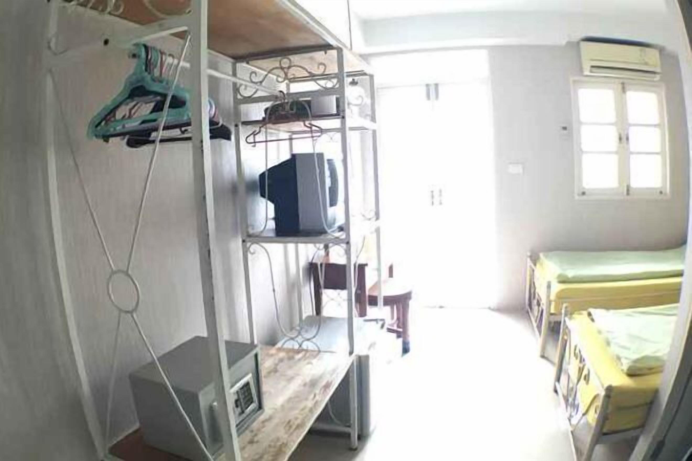 In-room safe, desk, free WiFi