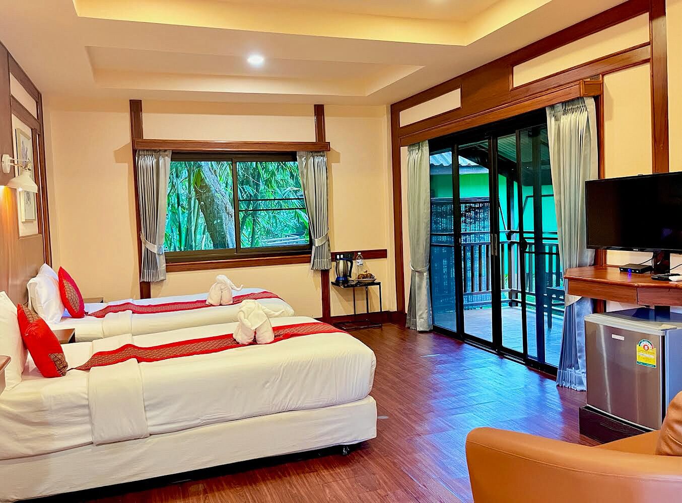 1 bedroom, desk, free wifi, bed sheets