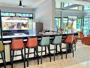 Bar (on property) - Khao Sok River Lodge Hotel (Phanom)