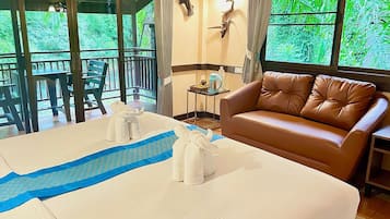 1 bedroom, desk, free WiFi, bed sheets