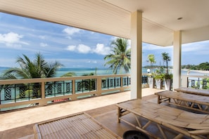 Beachfront Villa 3 Bedrooms | 1 chambre, literie de qualité, couette en duvet, coffre-fort