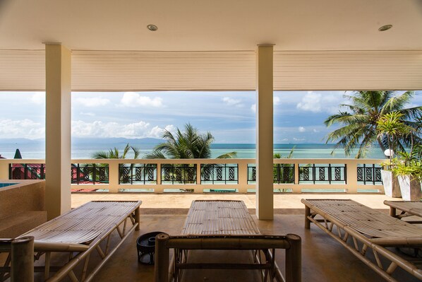 Beachfront Villa 3 Bedrooms | 1 habitación, ropa de cama de alta calidad y edredón 