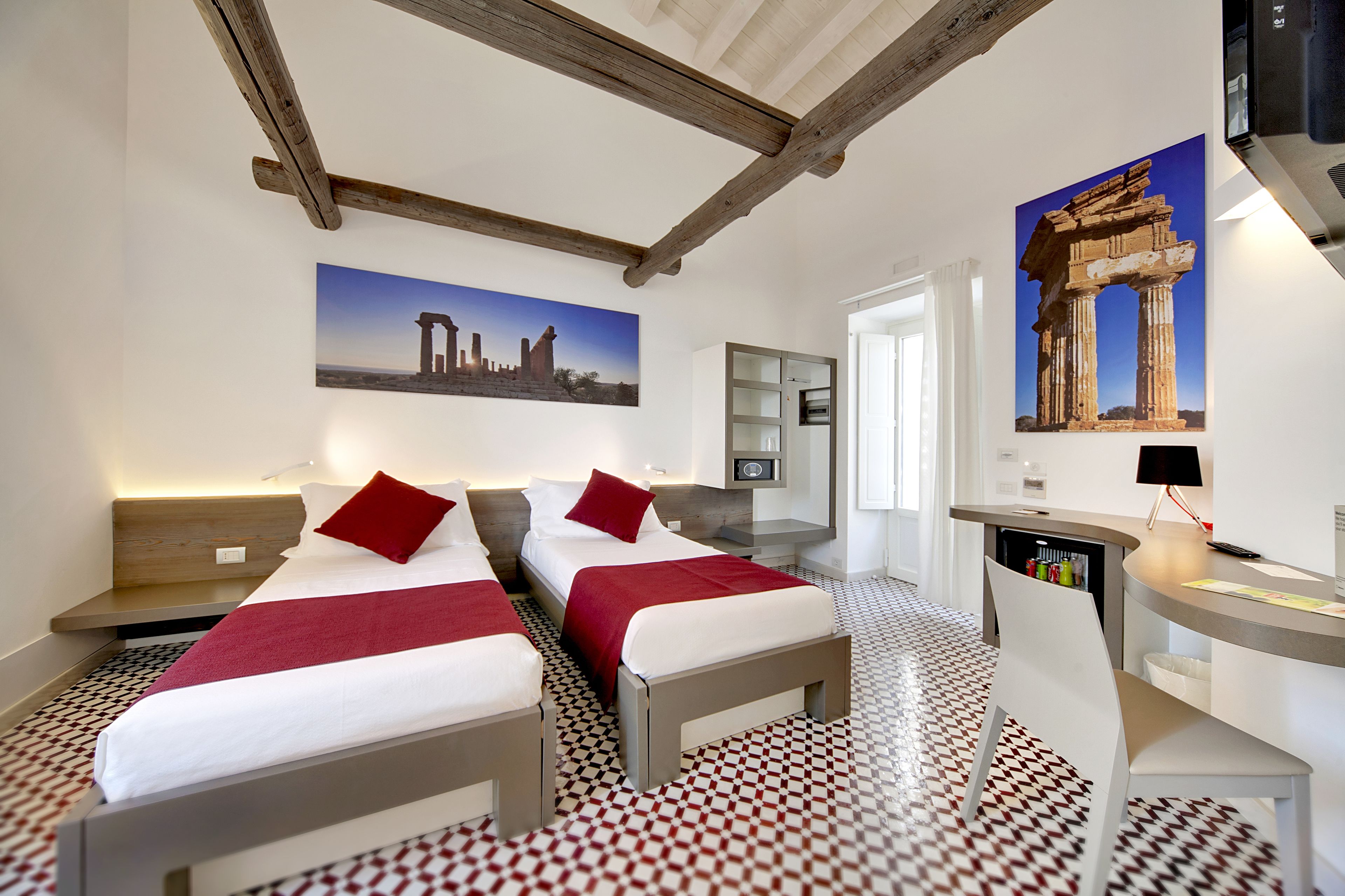 1 bedroom, pillow-top beds, minibar, in-room safe