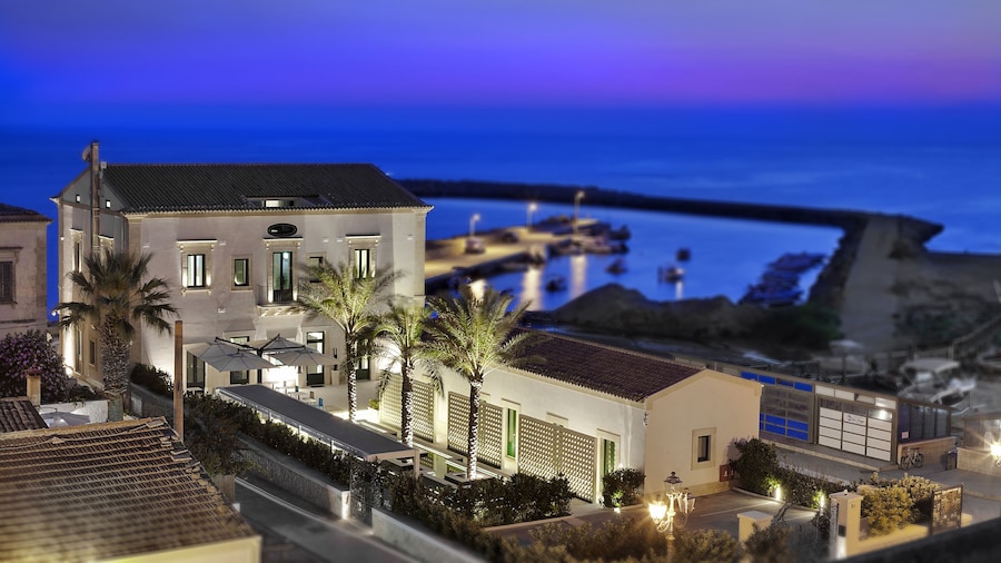 Zafran Boutique Hotel