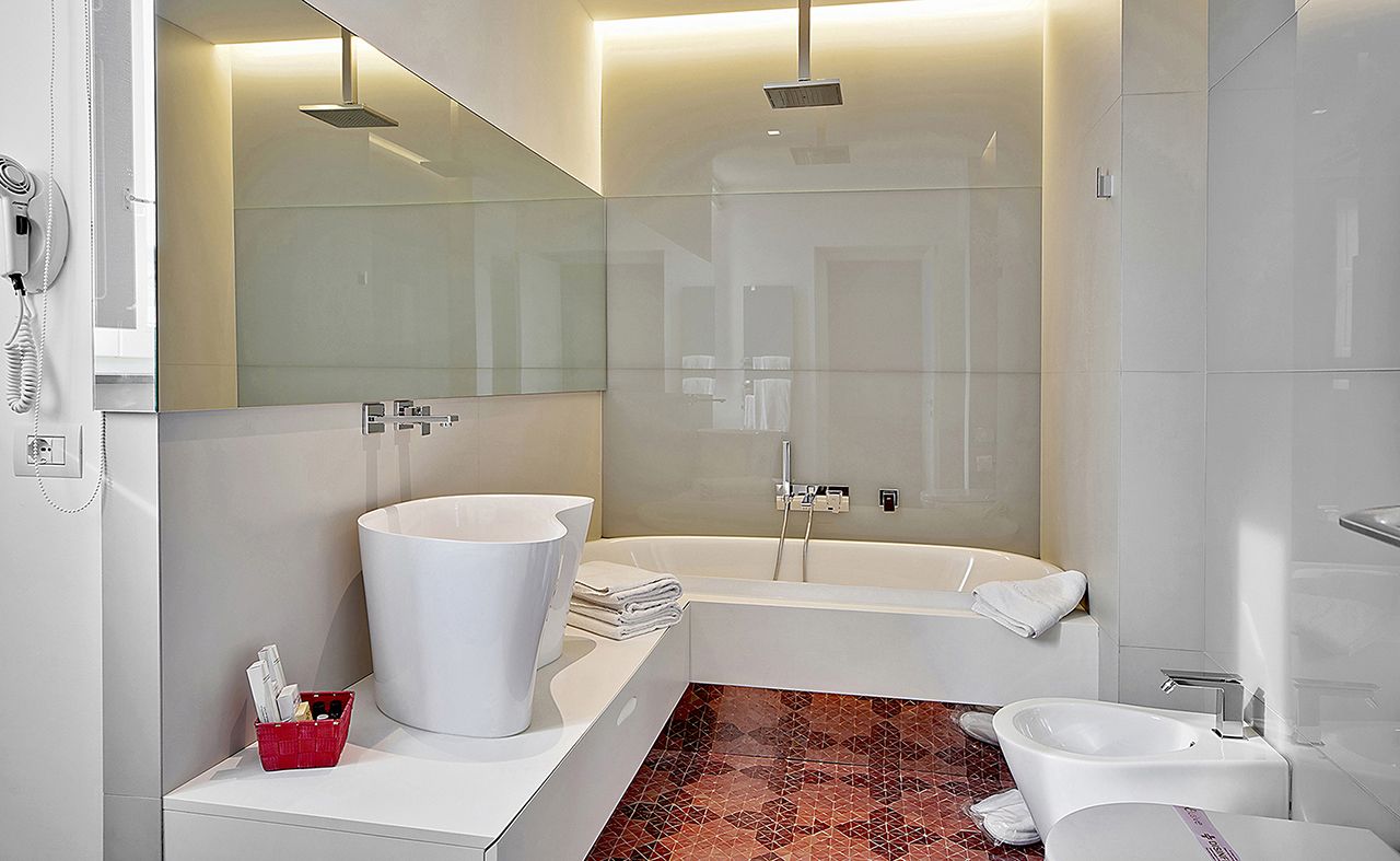 executive room | bathroom | free toiletries, hair dryer, slippers, bidet