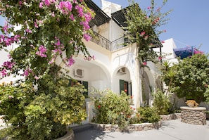 Exterior - Paul's Studio (Santorini)