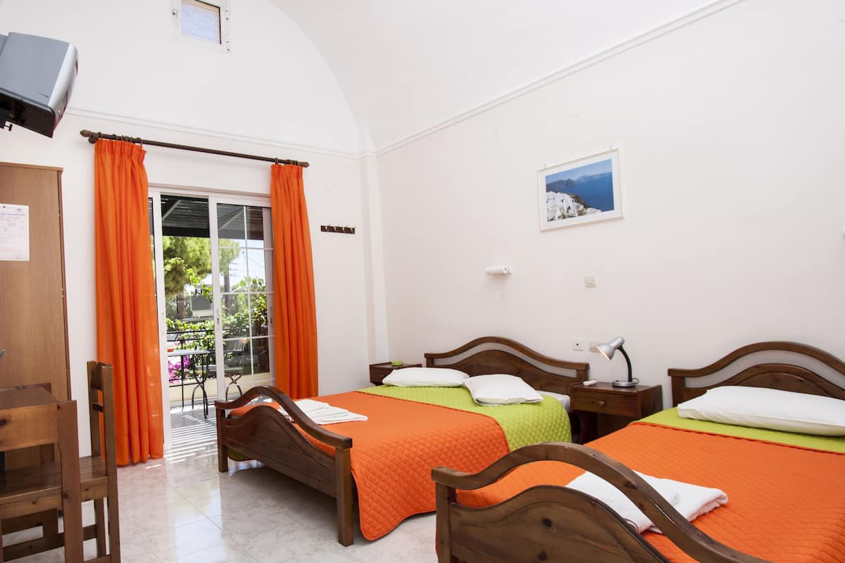 Standard Triple Room | In-room safe, desk, blackout drapes, free cribs/infant beds