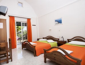 Standard Triple Room | In-room safe, desk, blackout drapes, free cribs/infant beds - Paul's Studio (Santorini)