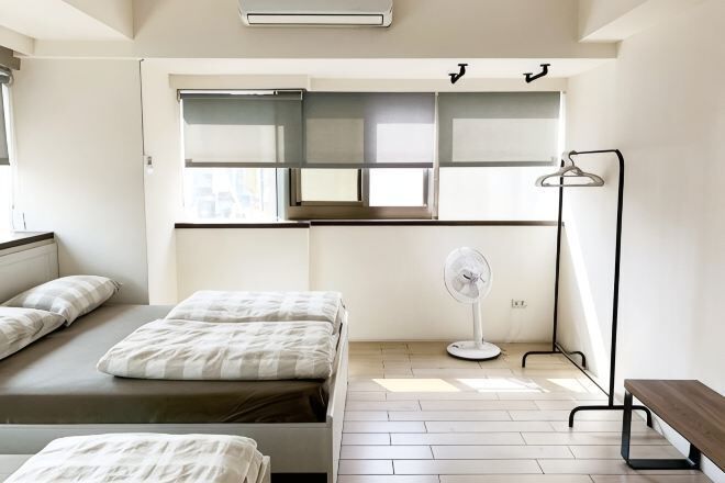 Hypo-allergenic bedding, in-room safe, blackout curtains, soundproofing