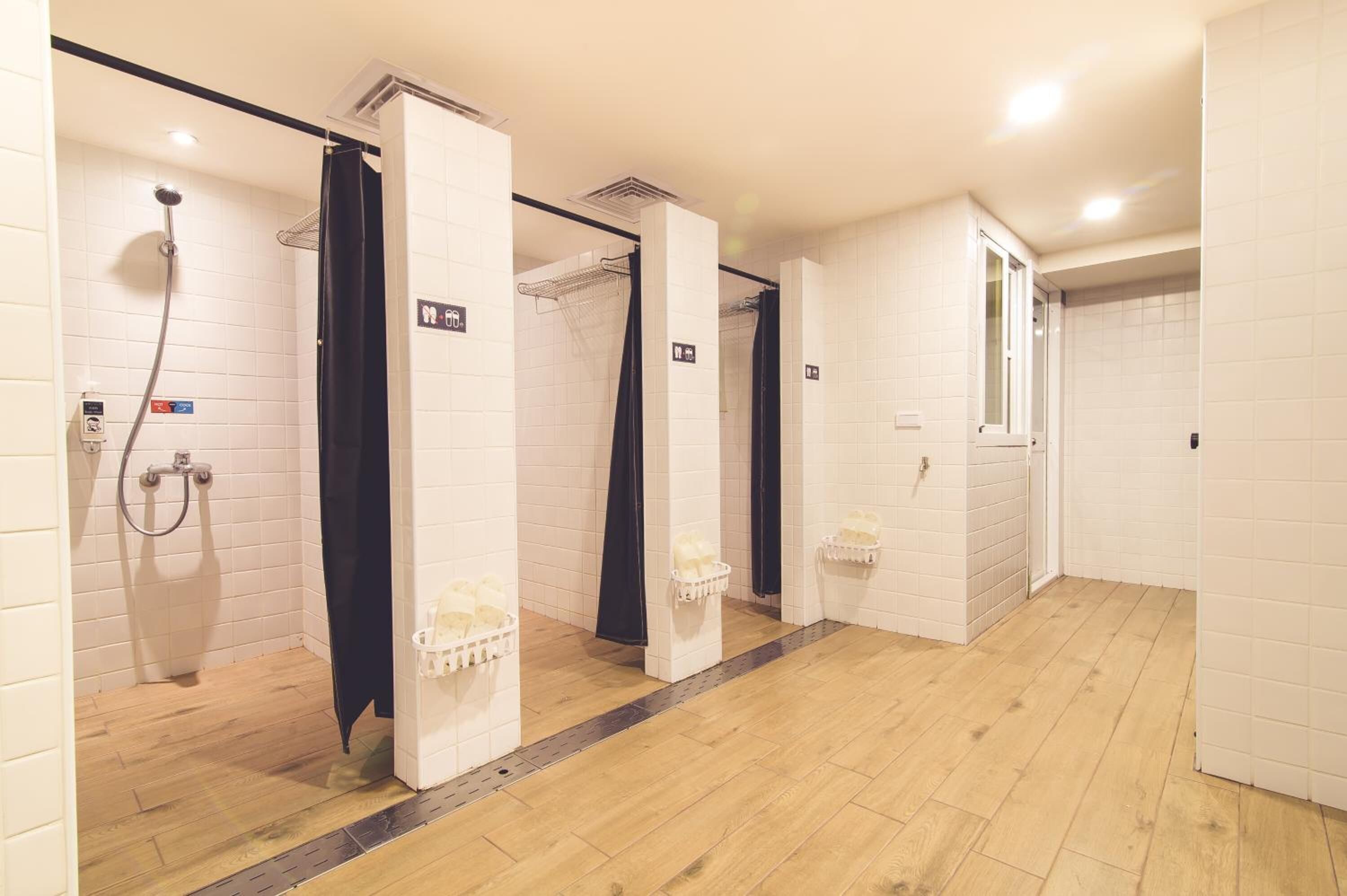 Shower, free toiletries, hair dryer, slippers