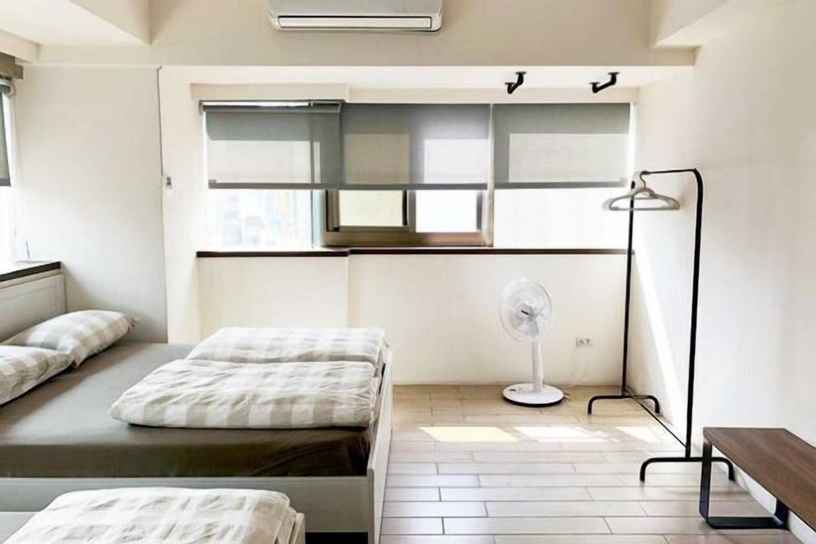 Hypo-allergenic bedding, in-room safe, blackout drapes, soundproofing