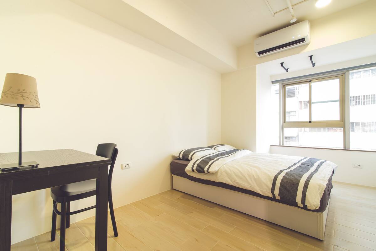 Hypo-allergenic bedding, in-room safe, blackout curtains, soundproofing