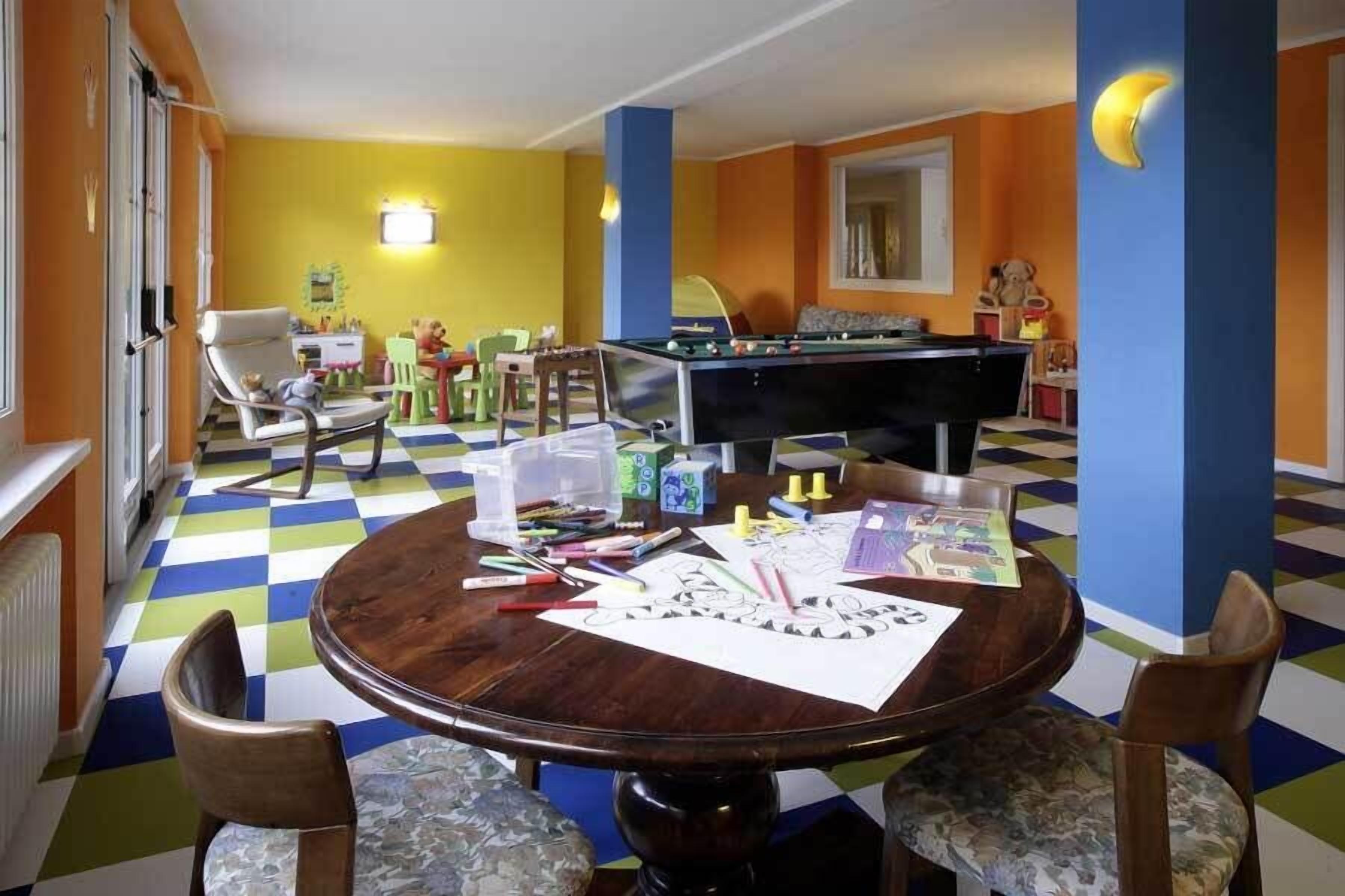 children’s play area – indoor