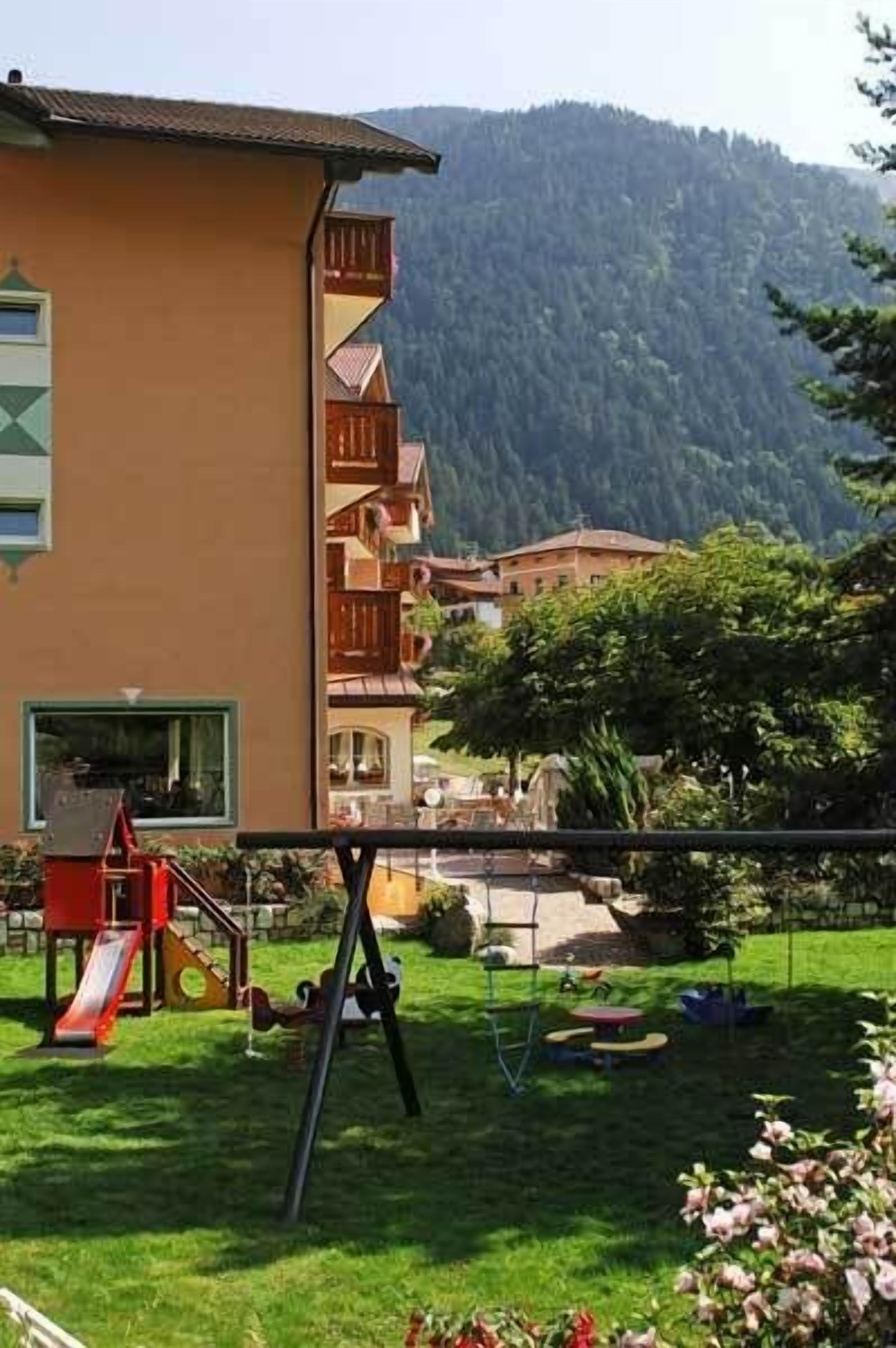 children’s play area – outdoor